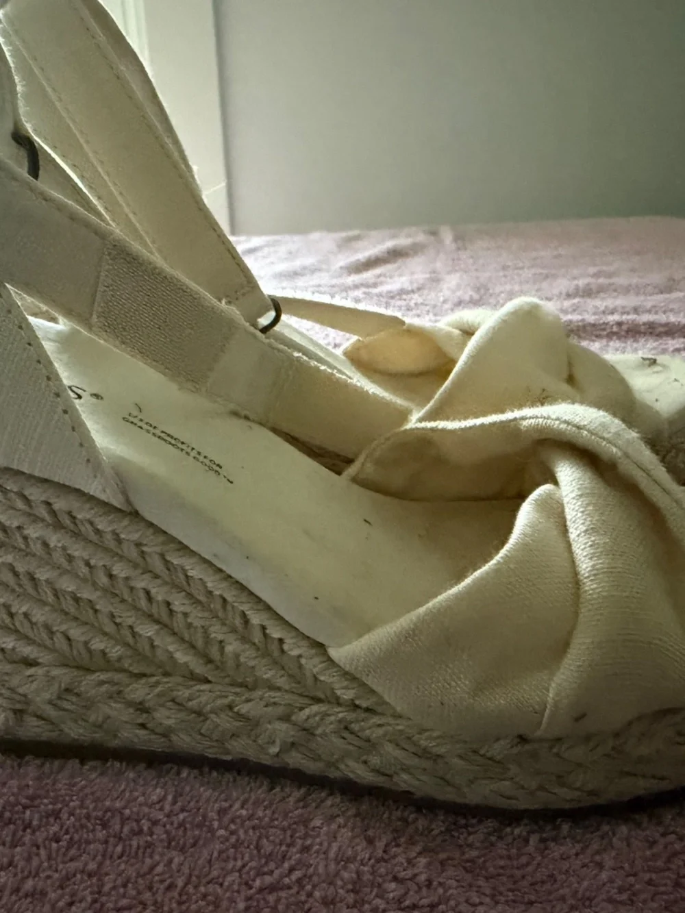 Toms Wedge size 7